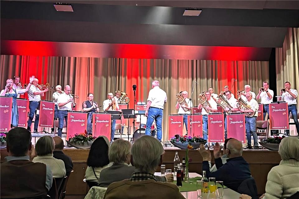 Die Sippelhacker freuten sich über einen ausverkauften Saal beim Böhmischen Abend.
