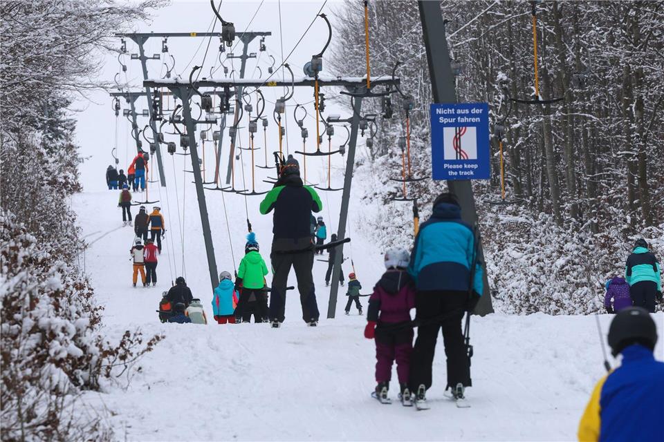 Die Skigebiete auf der Schwäbischen Alb rüsten sich für ihre Kunden. (Foto-Archiv)Thomas Warnack/dpa
