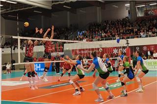 Die Skurios Volleys aus Borken haben sich beim Auswärtsspiel in Dresden schwergetan. Abgesehen von einem guten und nur knapp verlorenen dritten Satz konnten die Mädels von Danuta Brinkmann nichts Zählbares mitnehmen.