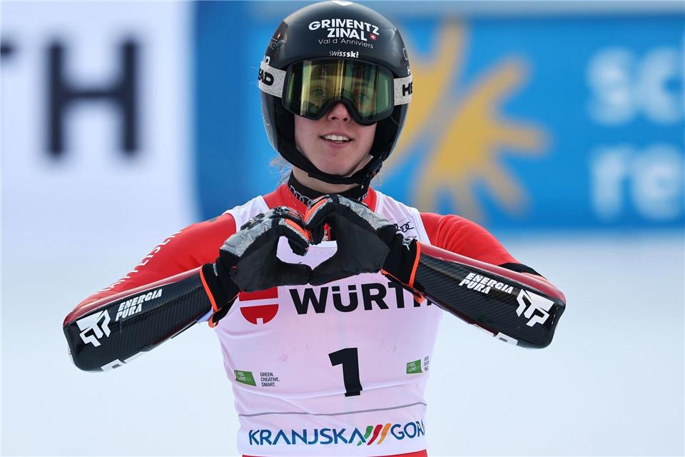 Die Slalom- und Riesenslalom-Fahrerin Camille Rast kommt aus der Nähe von Crans-Montana. (Archivbild)Marco Trovati/AP/dpa