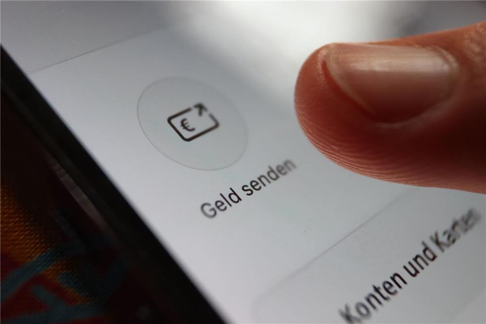 Die Smartphone-Bank N26 schließt sich der neuen europäischen Bezahllösung Wero an. (Symbolbild) Karl-Josef Hildenbrand/dpa