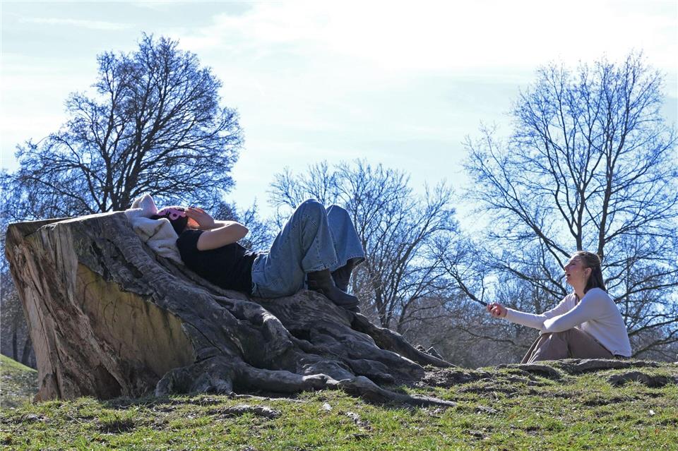 Die Sonne scheint und es wird warm. Malin Wunderlich/dpa