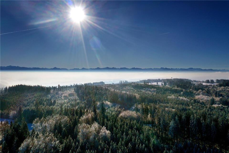 Die Sonne schien im abgelaufenen Jahr lange über Bayern: Fast 2.000 Stunden zählte der Deutsche Wetterdienst in einer vorläufigen Auswertung. (Archivbild)Karl-Josef Hildenbrand/dpa