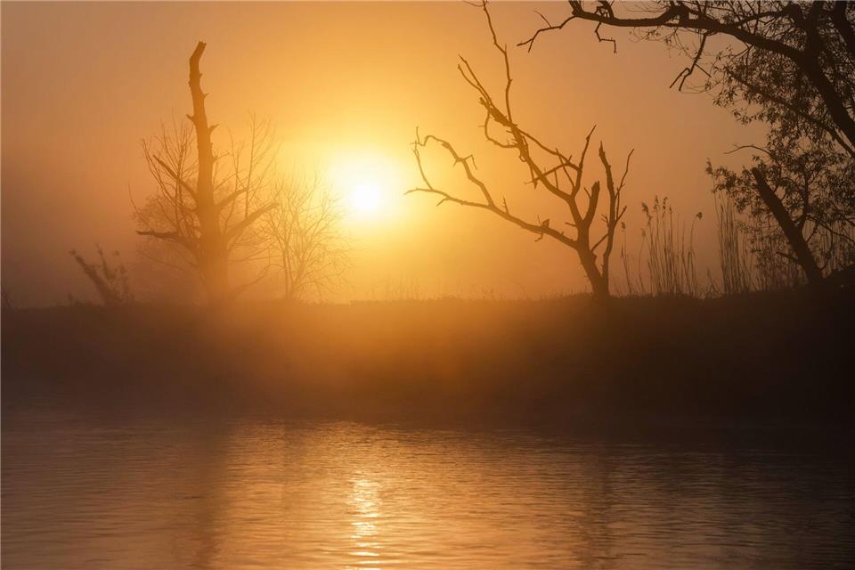 Die Sonne zeigt sich ab und zu, aber der Tag wird wechselhaft.Thomas Warnack/dpa