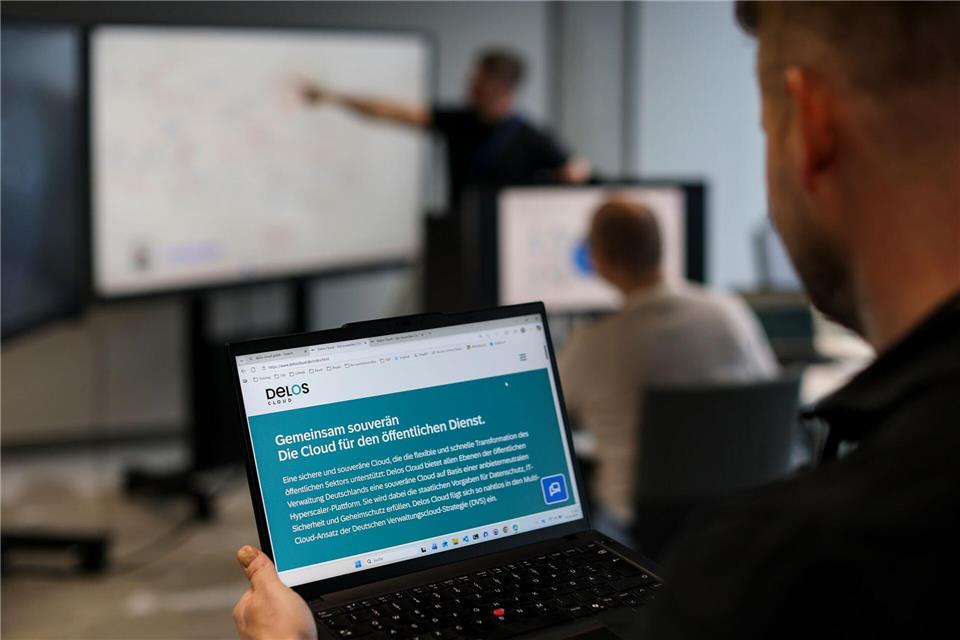 Die Sorgen über die US-Abhängigkeit in der öffentlichen Verwaltung steigen - auch in Sachsen siedeln sich deutsche Anbieter an, die davon profitieren wollen.Jan Woitas/dpa