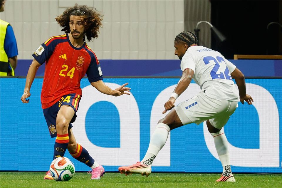 Die Spanier um Marc Cucurella taten sich gegen Kap Verde schwer.Erik S. Lesser/AP/dpa