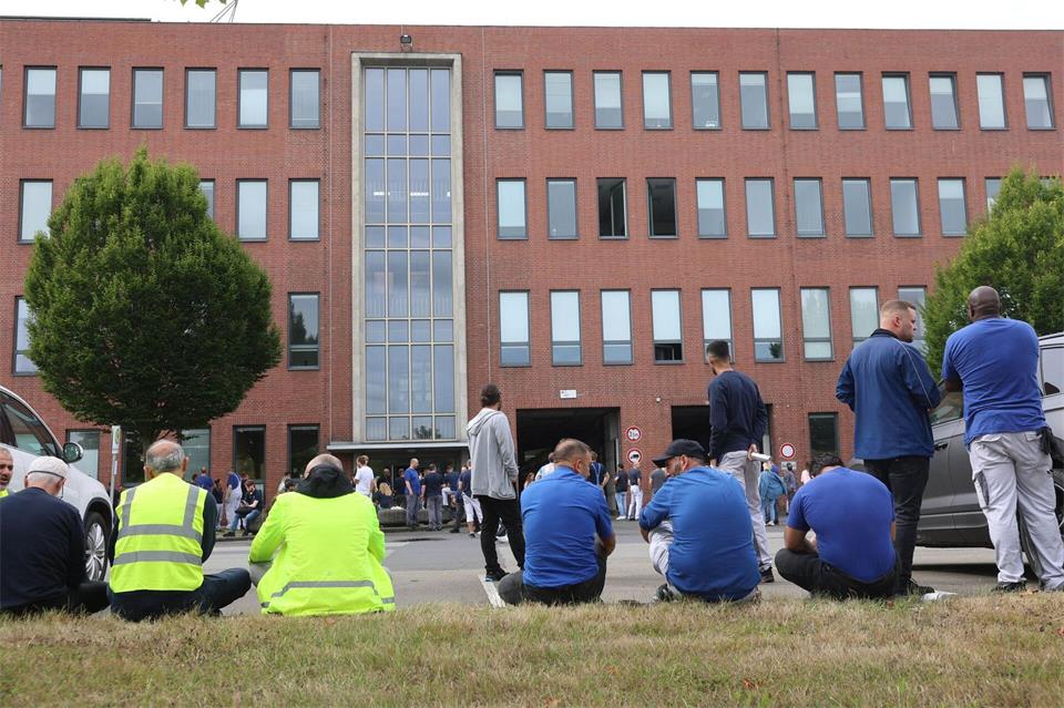 Die Sparpläne des VW-Managements sorgen auch in Kassel für Unruhe.Stefan Rampfel/dpa