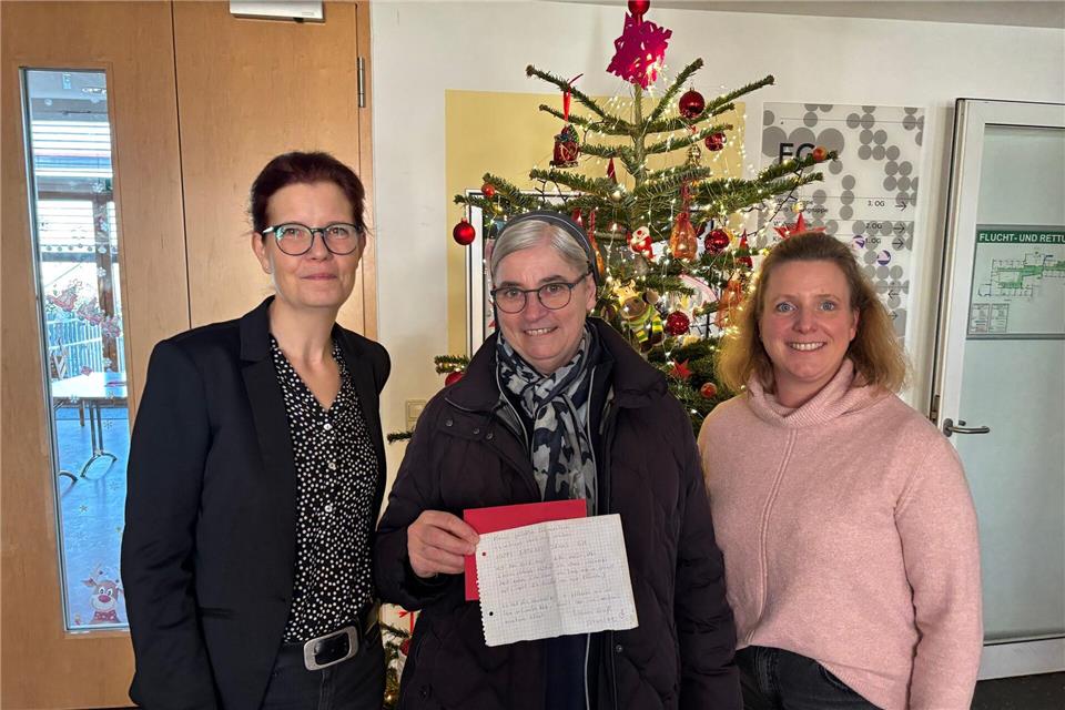 Die Spende nahm am Mittwoch Schwester Nicola Maria entgegen. -/Sozialdienst katholischer Frauen/dpa