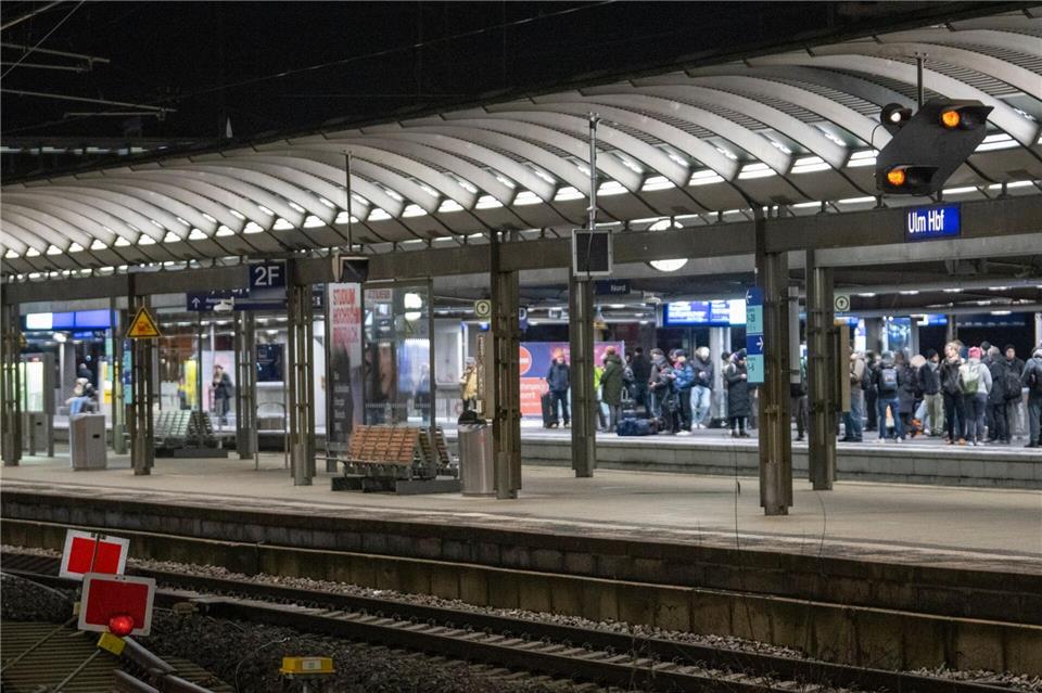 Die Sperrung gilt bis Montag. Stefan Puchner/dpa