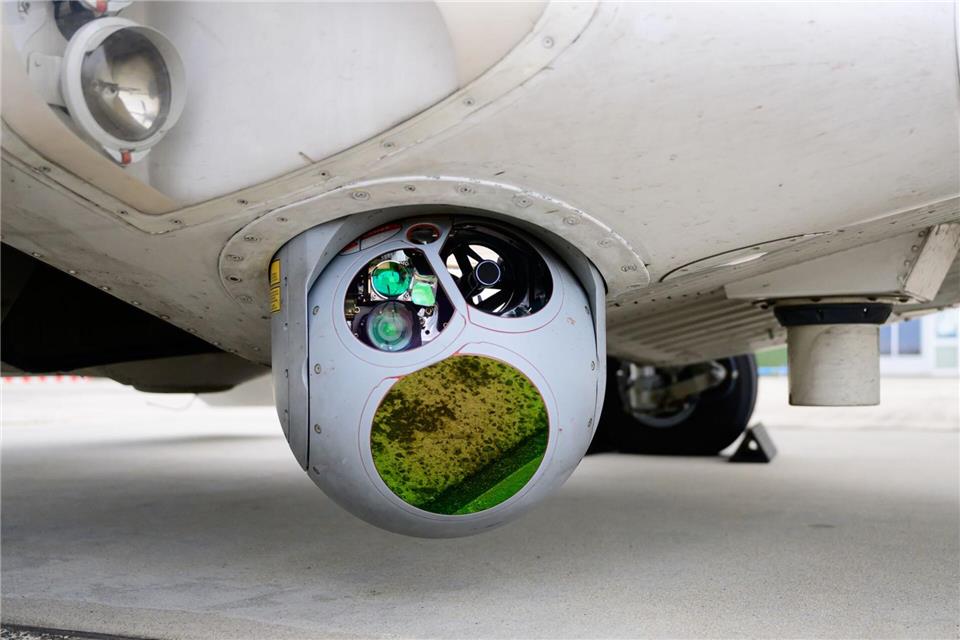 Die Spezialflugzeuge sind mit einer Kamera mit verschiedenen Optiken ausgestattet. Philipp Schulze/dpa