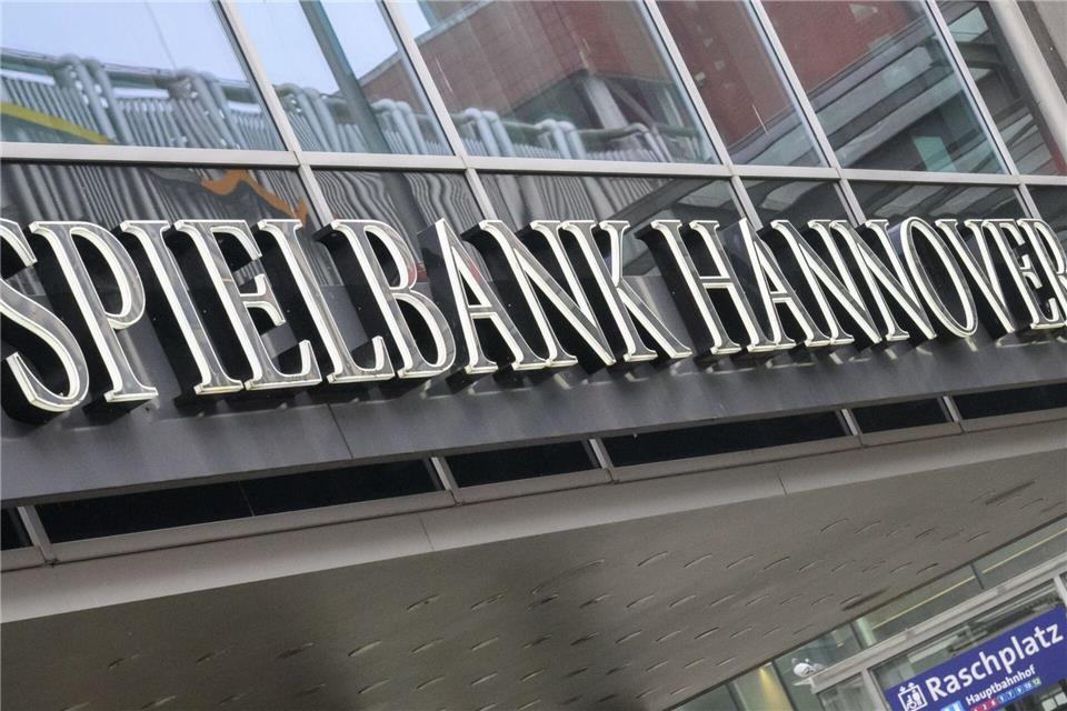 Die Spielbanken Niedersachsen GmbH kündigt Rechtsmittel gegen Gerichtsentscheid zur Spielbankenzulassung an. (Symbolbild)Julian Stratenschulte/dpa