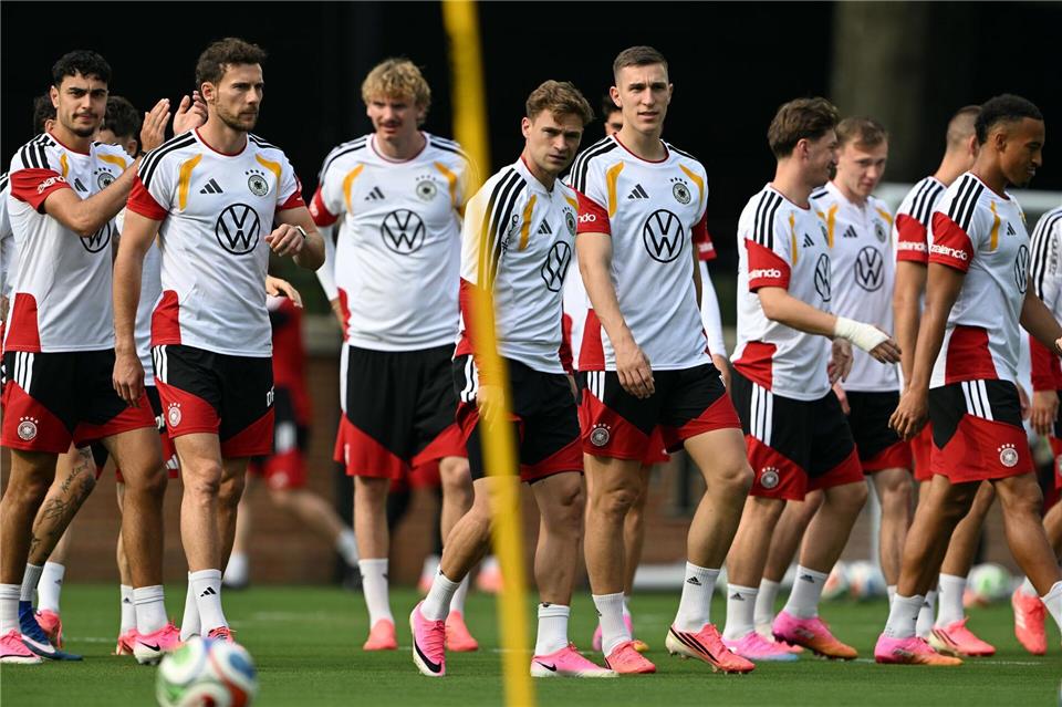 Die Spieler der Nationalmannschaft beim öffentlichen Training auf dem Gelände der Wake Forest University in Winston-Salem.Federico Gambarini/dpa