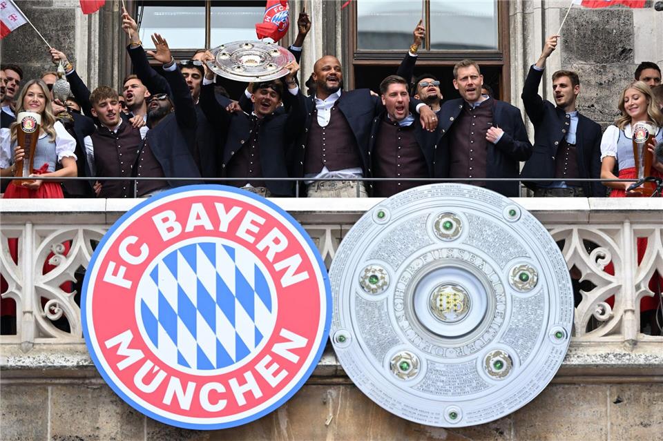 Die Spieler vom FC Bayern feiern die Meisterschaft in München. Sven Hoppe/dpa