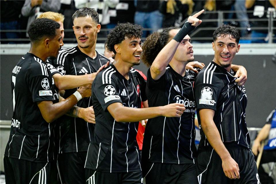 Die Spieler von Eintracht Frankfurt hatten zum Champions-League-Auftakt viel Grund zum Jubel. Uwe Anspach/dpa
