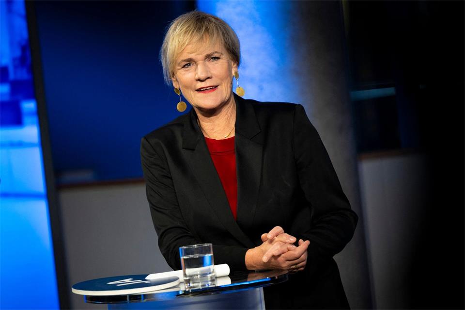 Die Spitzenkandidatin der Linken, Bildungsministerin Simone Oldenburg, hält eine Fortsetzung der rot-roten Koalition für möglich.Philip Dulian/dpa