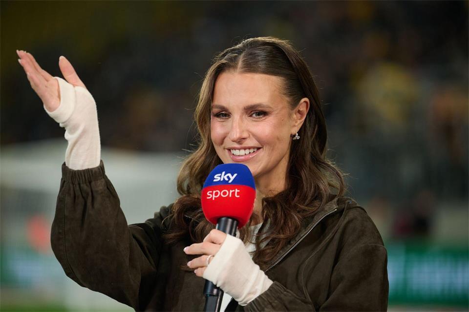 Die Sportmoderatorin Laura Wontorra hat ihre Babyvorfreude mit ihren Followern geteilt. (Archivbild)Robert Michael/dpa