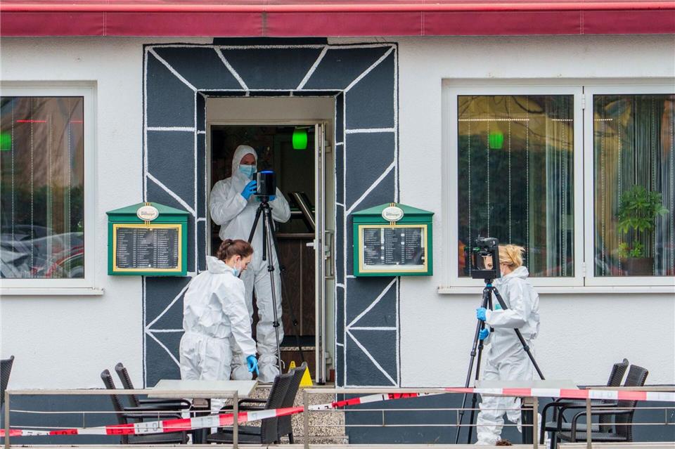 Die Spurensicherung war bereits am Tatort im Einsatz. (Archivbild)Andreas Arnold/dpa