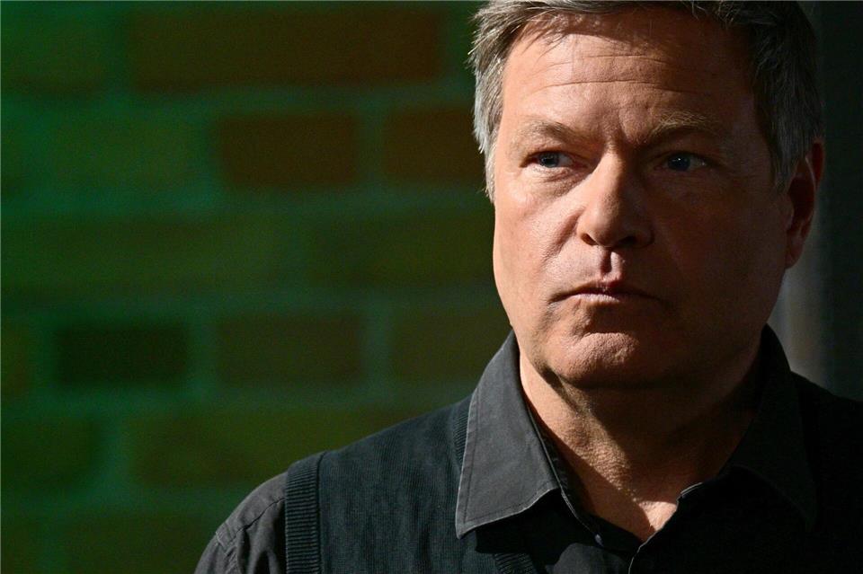 Die Staatsanwaltschaft Dresden stellt nach Zahlung einer Geldauflage das Verfahren gegen Robert Habeck endgültig ein. (Archivbild)Sebastian Gollnow/dpa