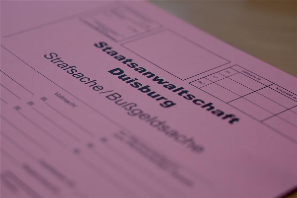 Die Staatsanwaltschaft Duisburg hat einen Mediziner wegen Missbrauchs angeklagt. (Symbolbild)Caroline Seidel-Dißmannel/dpa