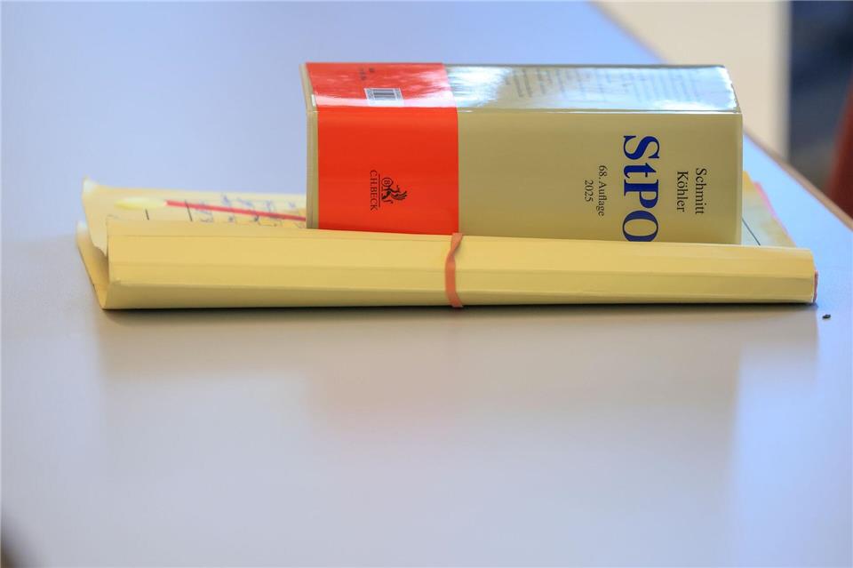 Die Staatsanwaltschaft Halle ermittelt gegen den „Anzeigenhauptmeister“. (Symbolbild)Jan Woitas/dpa