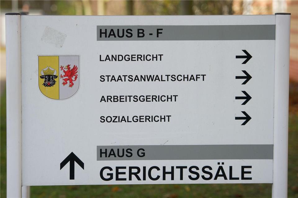 Die Staatsanwaltschaft Stralsund hat eine Jugendliche wegen Mordes angeklagt.Stefan Sauer/zb/dpa