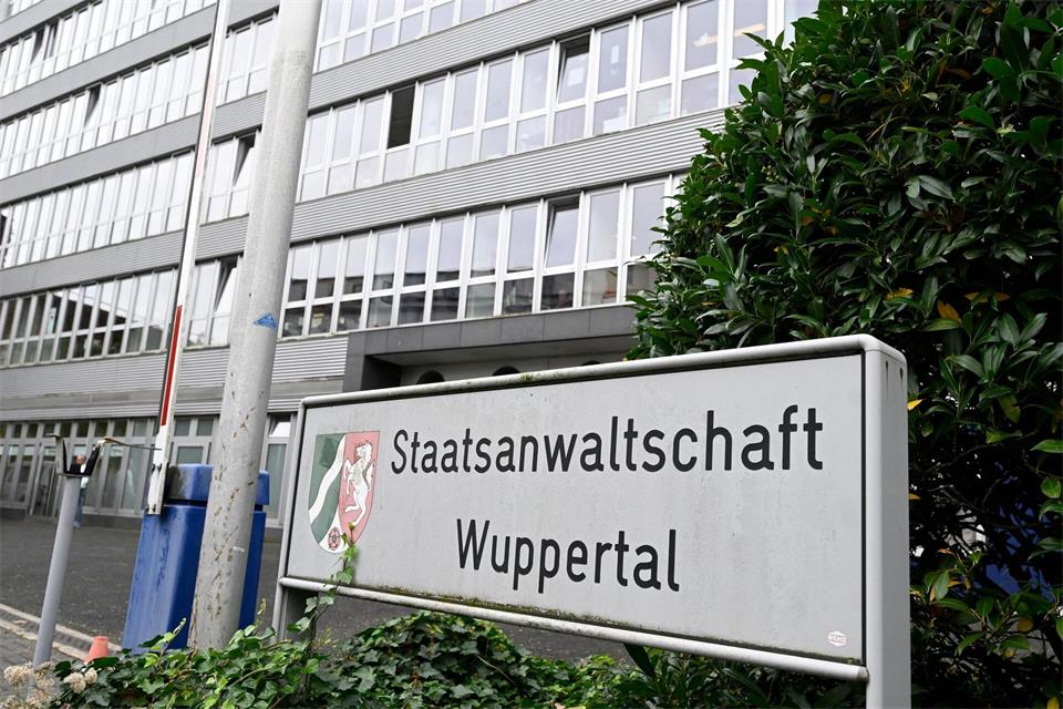 Die Staatsanwaltschaft erhebt schwere Vorwürfe. (Archivbild)Roberto Pfeil/dpa