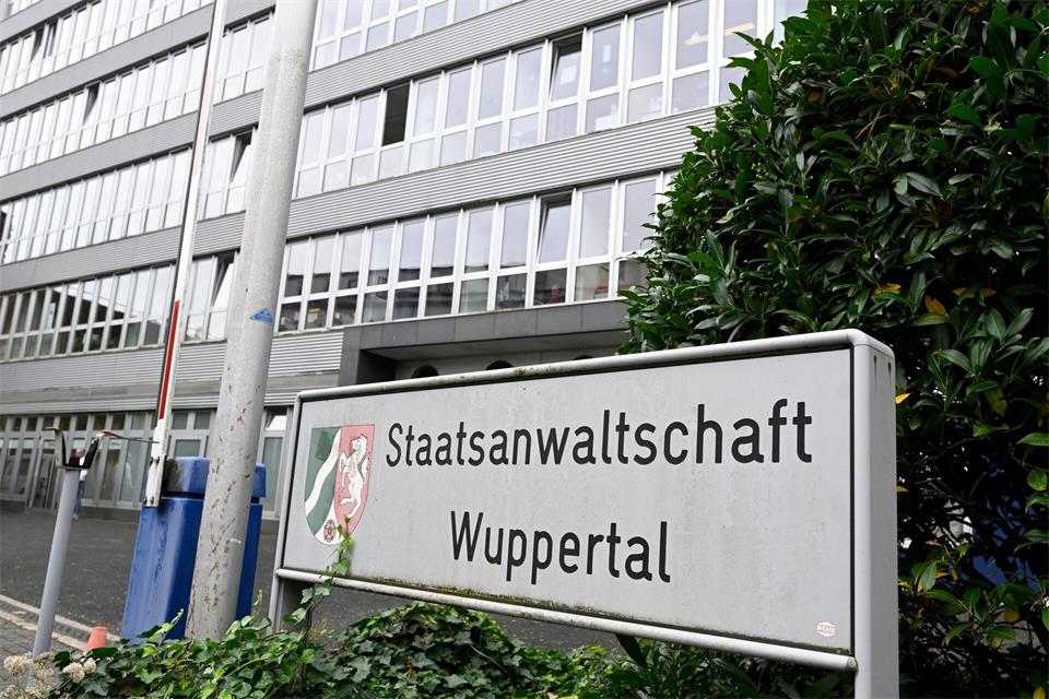 Die Staatsanwaltschaft erhebt schwere Vorwürfe. (Archivbild)Roberto Pfeil/dpa