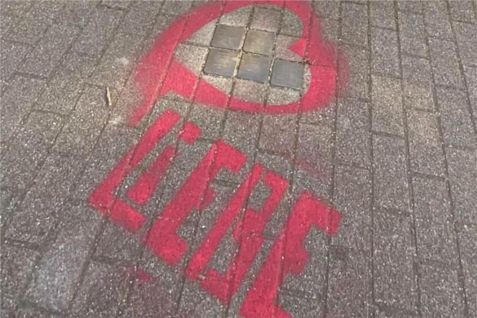 Die Staatsanwaltschaft hofft auf Hinweise zu den Heidelberger Herzen-Sprayern. (Handout) -/Staatsanwaltschaft Heidelberg/dpa