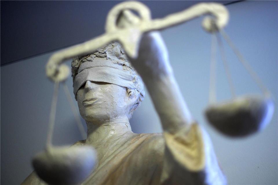 Die Staatsanwaltschaft in Halle will keinen Haftantrag stellen. (Symbolbild)Peter Steffen/dpa