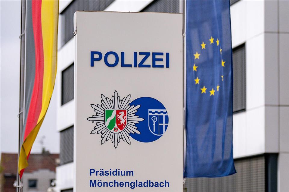 Die Staatsanwaltschaft sieht gegen mehrere Polizisten einen Anfangsverdacht für Straftaten.Benjamin Westhoff/dpa