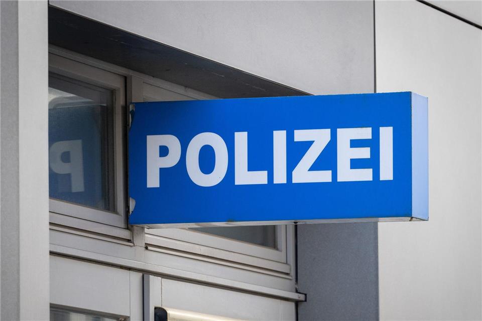 Die Staatsanwaltschaft und die Kriminalpolizei ermitteln nun. (Symbolbild)Soeren Stache/dpa