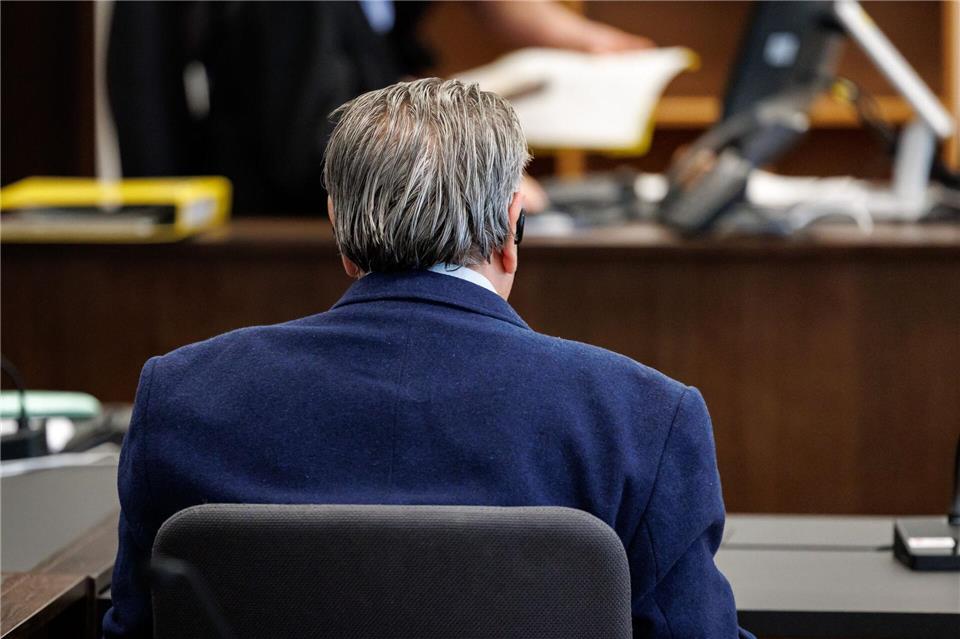 Die Staatsanwaltschaft wirft dem 55-Jährigen vor, mit einem Kopfnicken das Startsignal für die Tat gegeben zu haben. Daniel Karmann/dpa