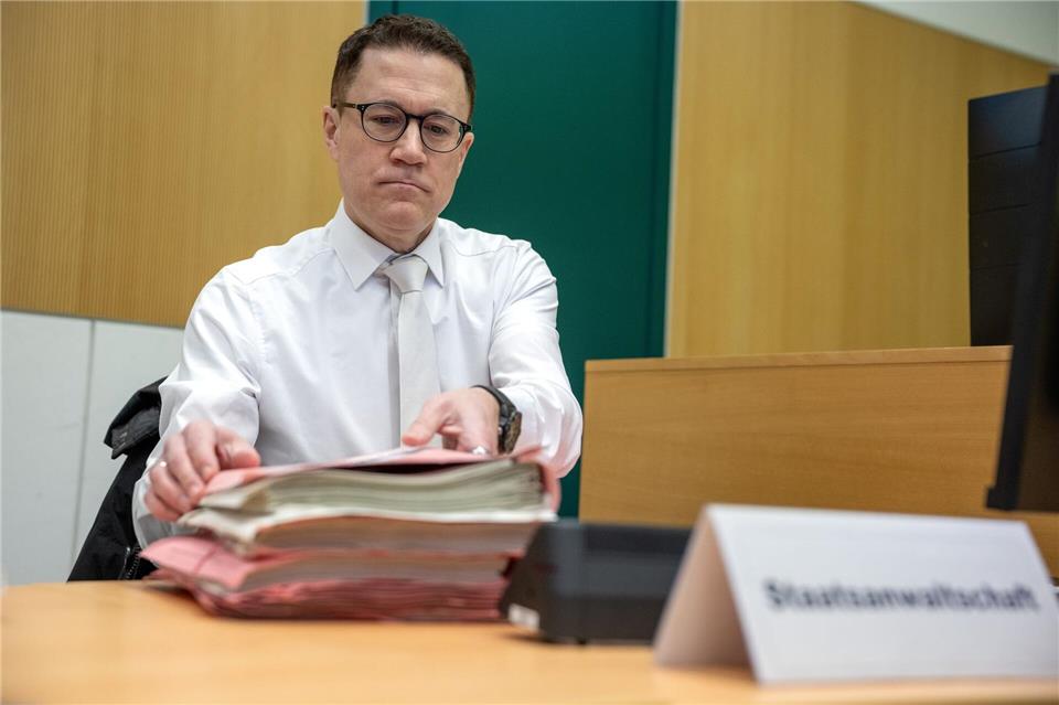 Die Staatsanwaltschaft wirft dem Saarländer Mord aus Heimtücke vor.Harald Tittel/dpa