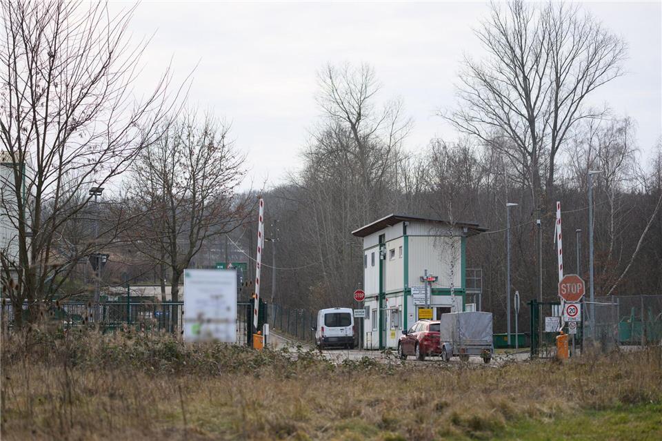 Die Staatsanwaltschaft wirft der Frau vor, das Mädchen Anfang Februar in ihrer Wohnung in Freital lebend zur Welt gebracht und getötet zu haben. (Archivbild)Robert Michael/dpa
