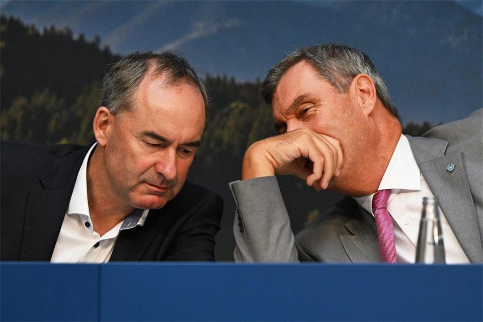 Die Staatsregierung sorgt sich wegen unzureichend gefüllter Gasspeicher.Sven Hoppe/dpa