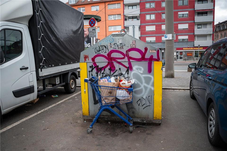 Die Stadt Nürnberg setzt auf verschiedene Strategien, um die Menschen zum richtigen Entsorgen ihrer Abfälle zu motivieren und Müllsünder zu überführen. Daniel Vogl/dpa