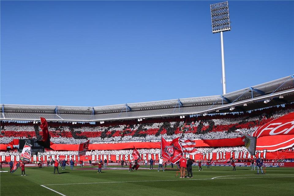 Die Stadt Nürnberg und der FCN wollen ein moderneres Stadion.Daniel Karmann/dpa