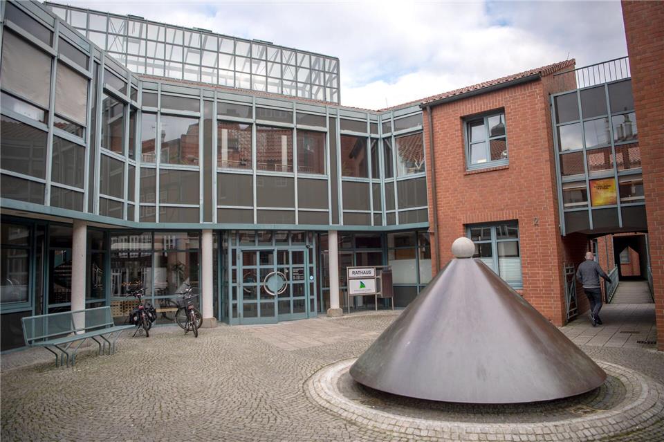 Die Stadt Stade bietet einen 24-stündigen Bürgerservice an. (Archivbild)Sina Schuldt/dpa