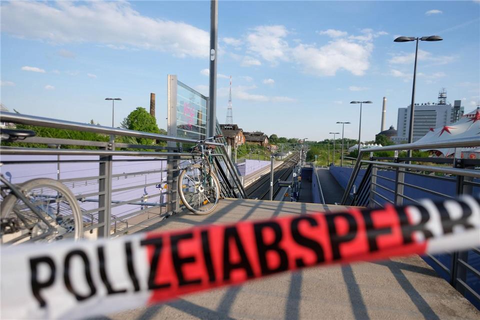Die Stadt Wilhelmshaven warnt vor gefährlicher Fundmunition. (Symbolbild)Sebastian Willnow/dpa