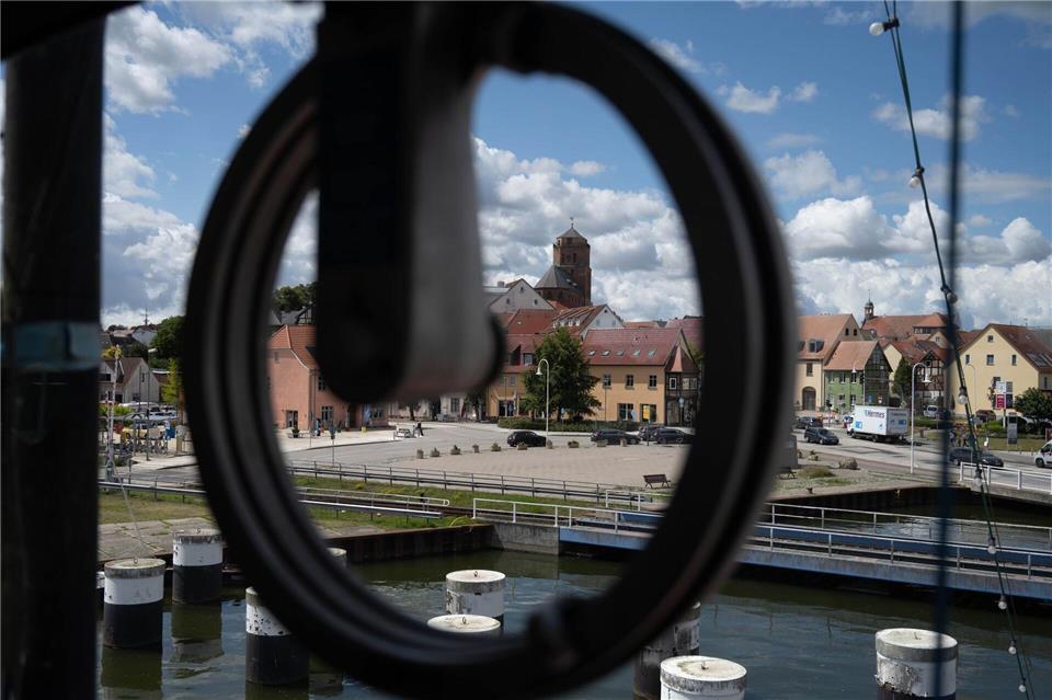 Die Stadt Wolgast sucht neue mögliche Betreiber für die „Stralsund“.Stefan Sauer/dpa