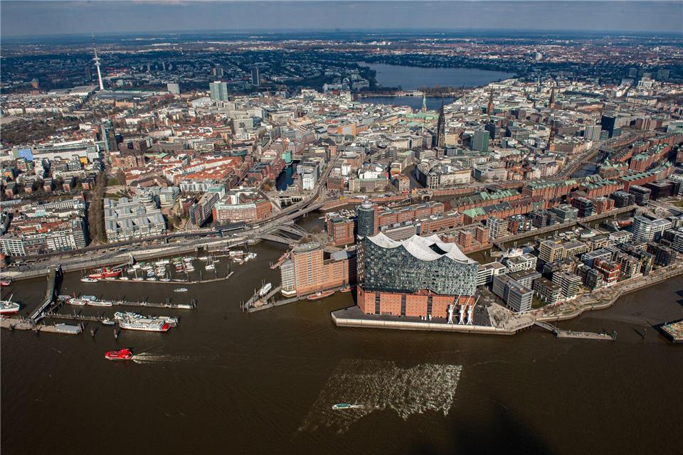 Die Stadt hat 2024 mehr Flächen gekauft als verkauft. (Archivbild) Daniel Reinhardt/dpa