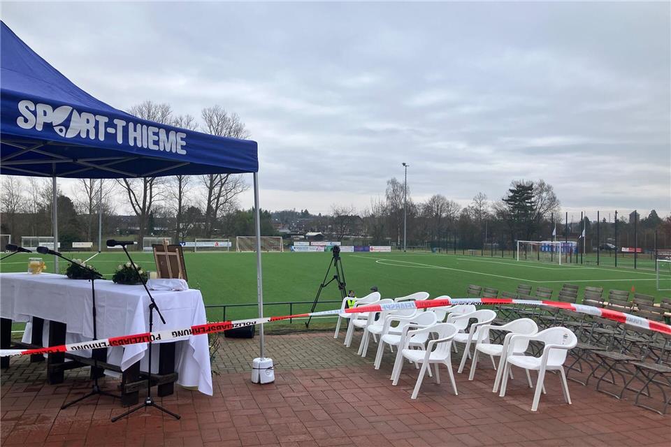 Die Stadt hat zu einer öffentlichen Trauerfeier geladen.Volker Danisch/dpa