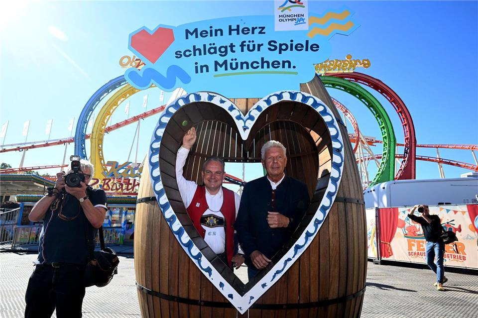 Die Stadt wirbt auch auf dem Oktoberfest um Zustimmung zu ihrer Olympiabewerbung - zum Ärger der Gegner (Archivbild).Felix Hörhager/dpa
