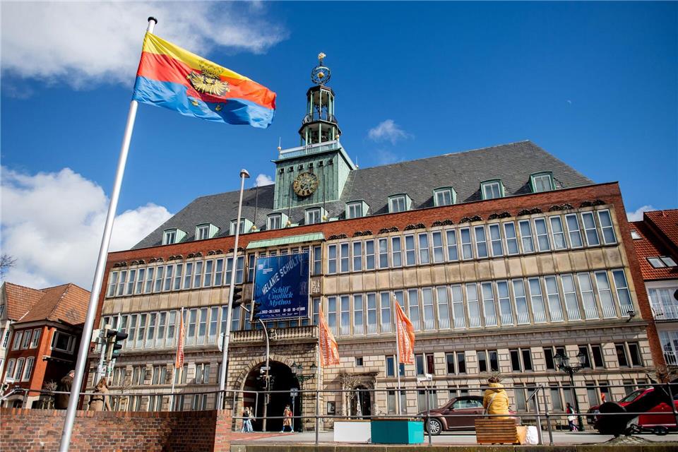Die Stadtverwaltung in Emden zieht personelle Konsequenzen nach Ermittlungen gegen vier ihrer Mitarbeiter wegen des Verdachts der Vorteilsnahme. (Archivfoto)Hauke-Christian Dittrich/dpa