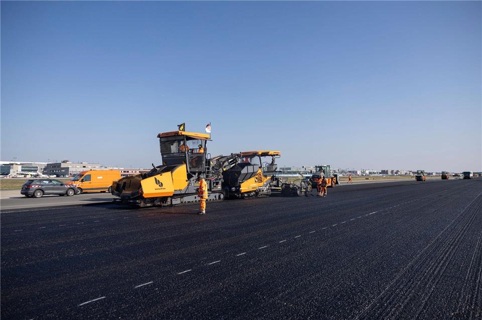 Die Start- und Landebahn Center am Frankfurter Flughafen wird saniert.Hannes P. Albert/dpa