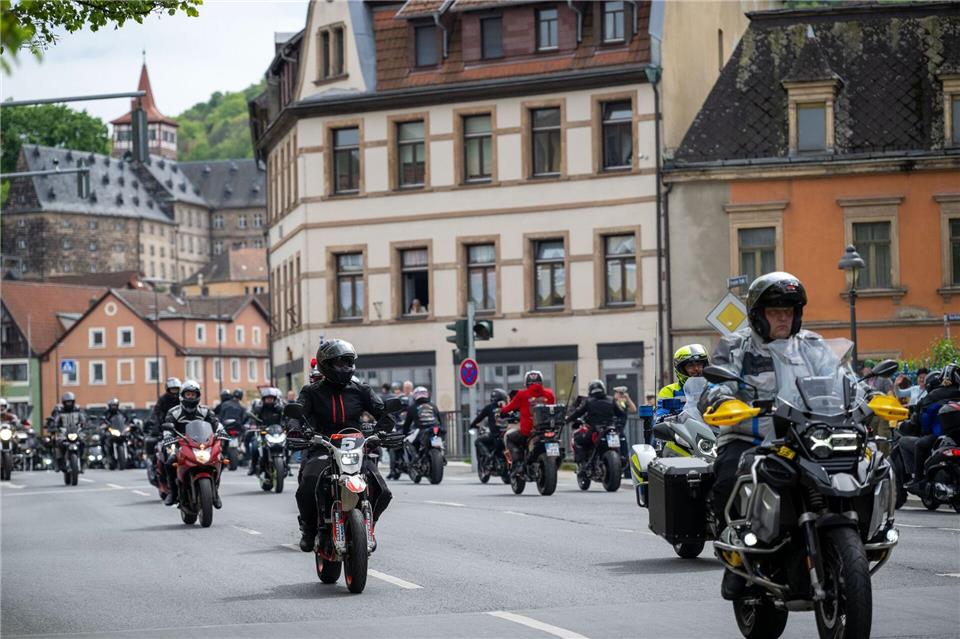 Die Sternfahrt in Kulmbach ist laut Innenministerium das größte Bikertreffen Süddeutschlands.Pia Bayer/dpa