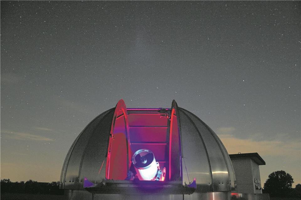 Die Sternfreunde laden in die Josef-Bresser-Sternwarte ein.