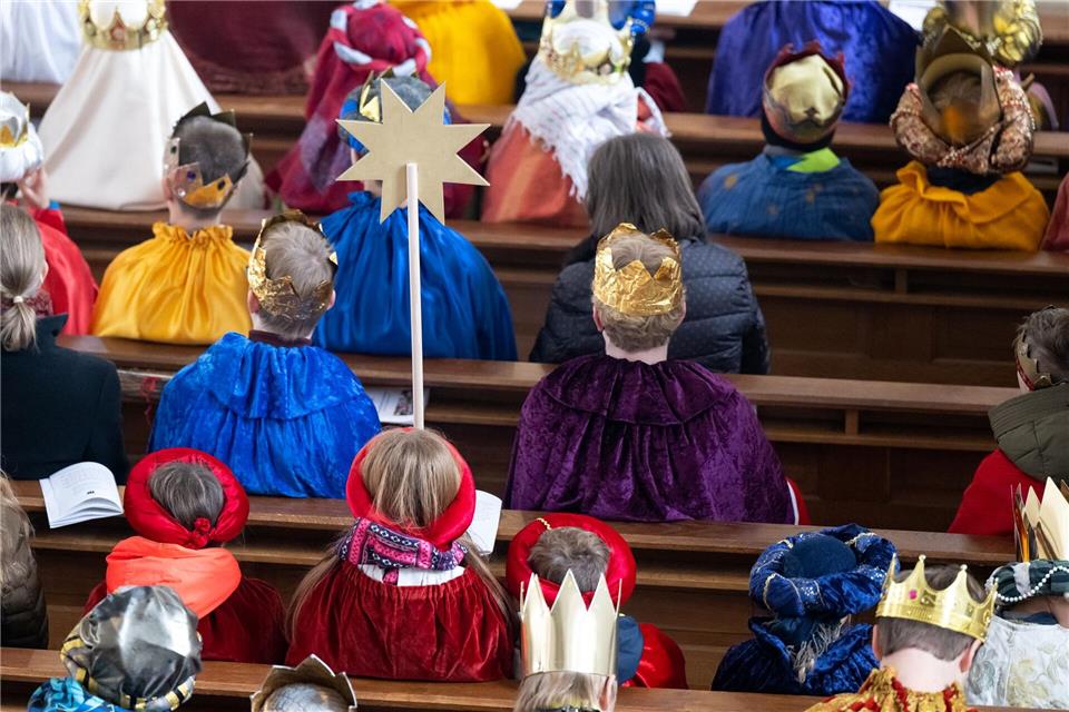 Die Sternsingerinnen und Sternsinger wollen neben der Ministerpräsidentin auch andere Prominente besuchen. (Symbolbild)Sven Hoppe/dpa