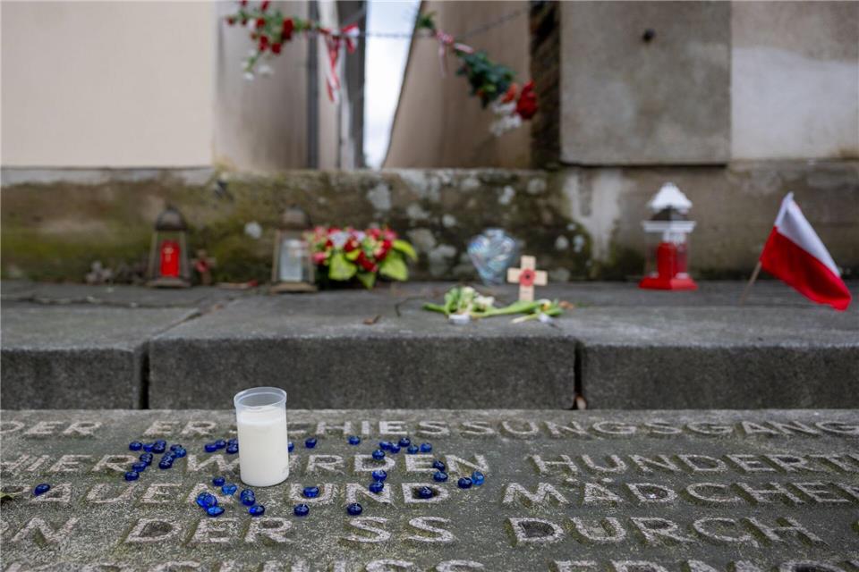 Die Stiftung Brandenburgische Gedenkstätten will Vertreter der AfD von Gedenkveranstaltungen für die Opfer des Nationalsozialismus fernhalten. (Archivbild)Monika Skolimowska/dpa