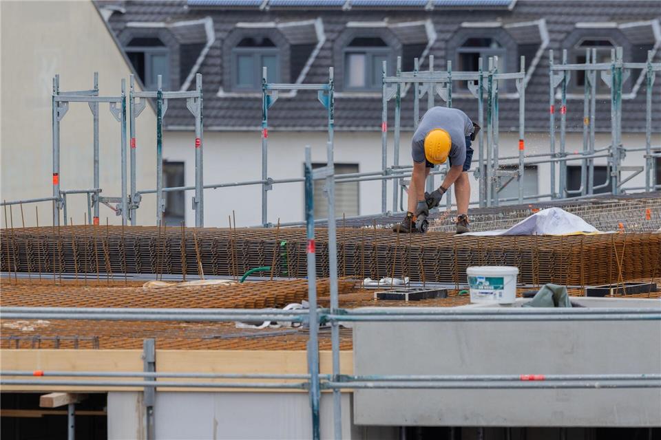 Stimmung im Wohnungsbau auf Drei-Jahres-Hoch Die Stimmung im Wohnungsbau ist so gut wie seit drei Jahren nicht mehr - und doch vergleichsweise schlecht. (Archivbild)Rolf Vennenbernd/dpa